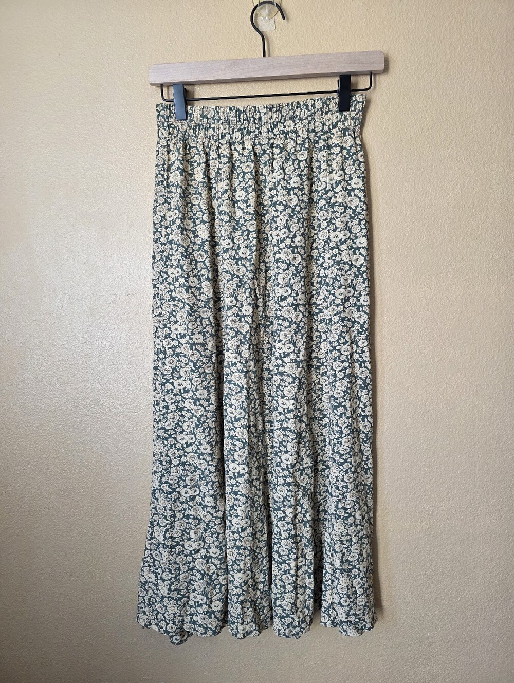 Olive Separates Vintage Floral Maxi Skirt Elastic Waist Pull-On Rayon